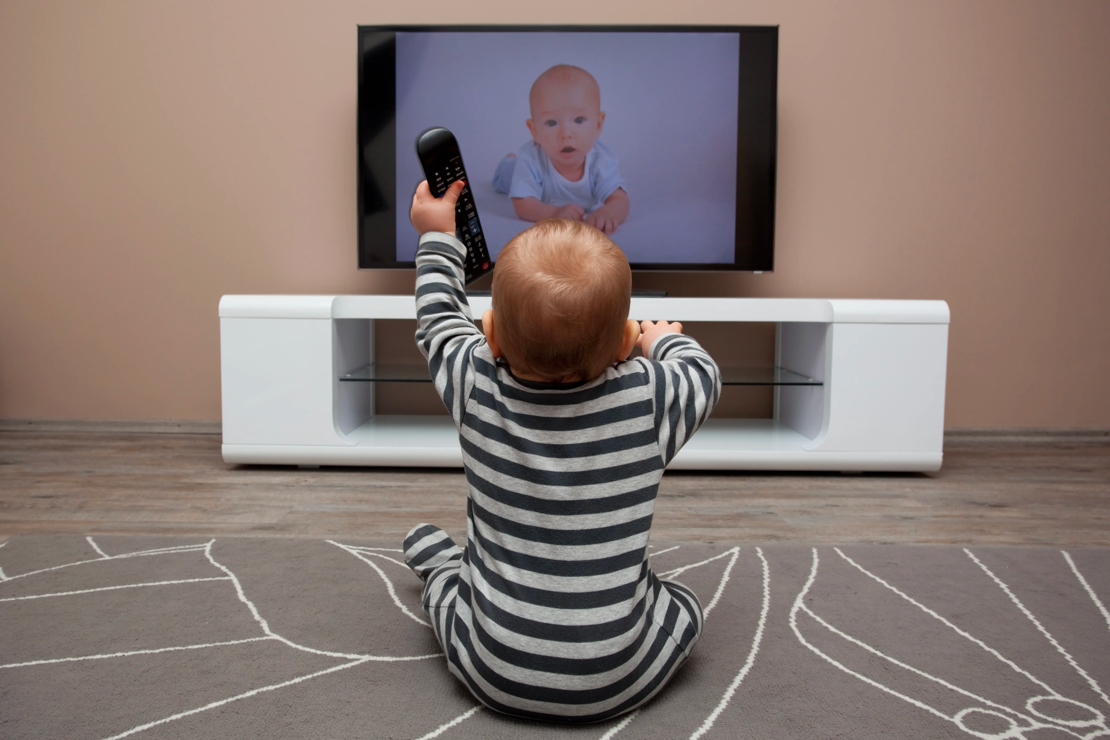 More screen time at age 1 year associated with developmental delays at 2, 4 years | Image Credit: © Czanner- © Czanner - stock.adobe.com.