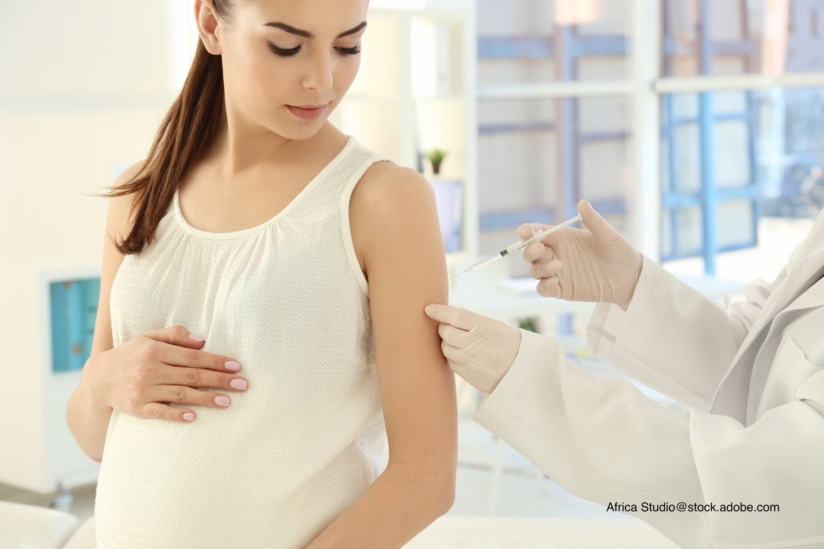 mother receiving vaccine